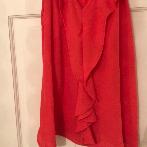 Guess sleeveless ruffle shirt. Size small. - Picture 4 of 5